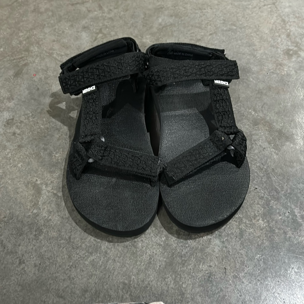 merence black sandals